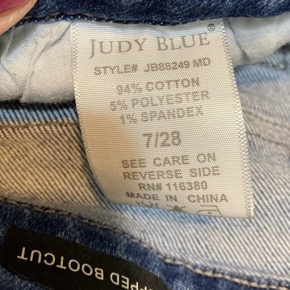 Judy Blue Mid Rise Cropped Boot Cut Jeans Size 7/28 - Picture 5 of 5
